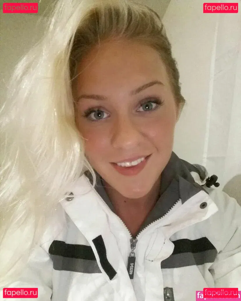 Emilia Linden Onlyfans Photo Gallery 