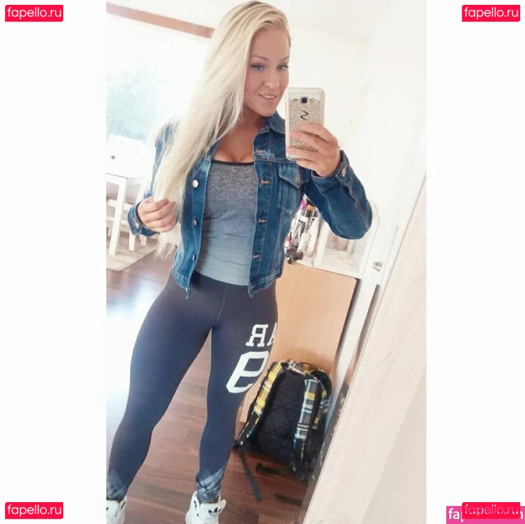 Emilia Linden Onlyfans Photo Gallery 