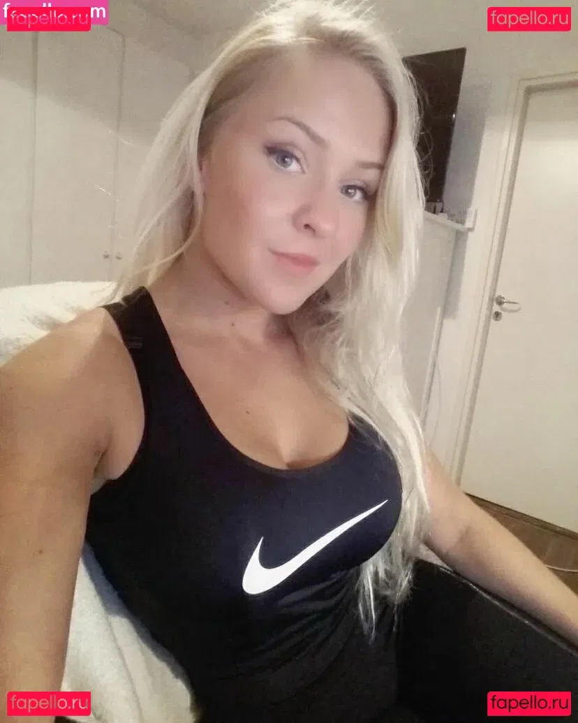 Emilia Linden Onlyfans Photo Gallery 