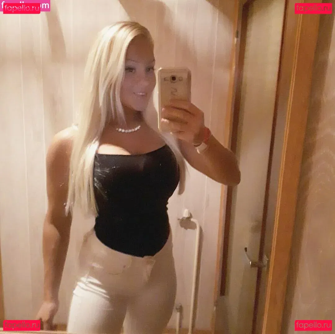 Emilia Linden Onlyfans Photo Gallery 