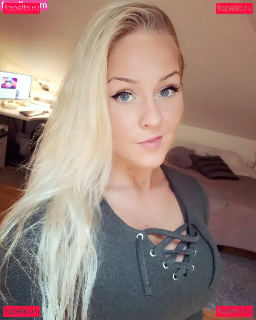 Emilia Linden Onlyfans Photo Gallery 