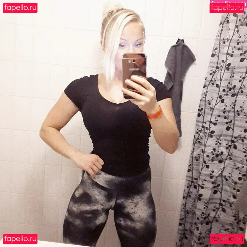 Emilia Linden Onlyfans Photo Gallery 