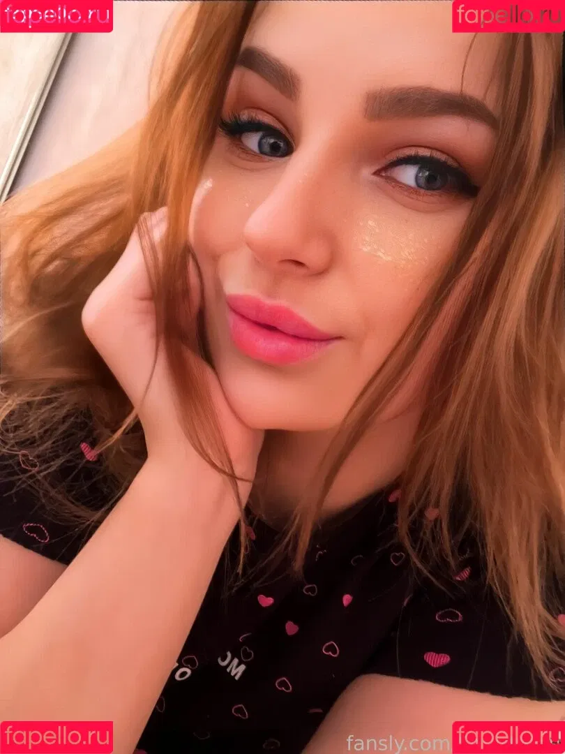 Squirtteen Onlyfans Photo Gallery 