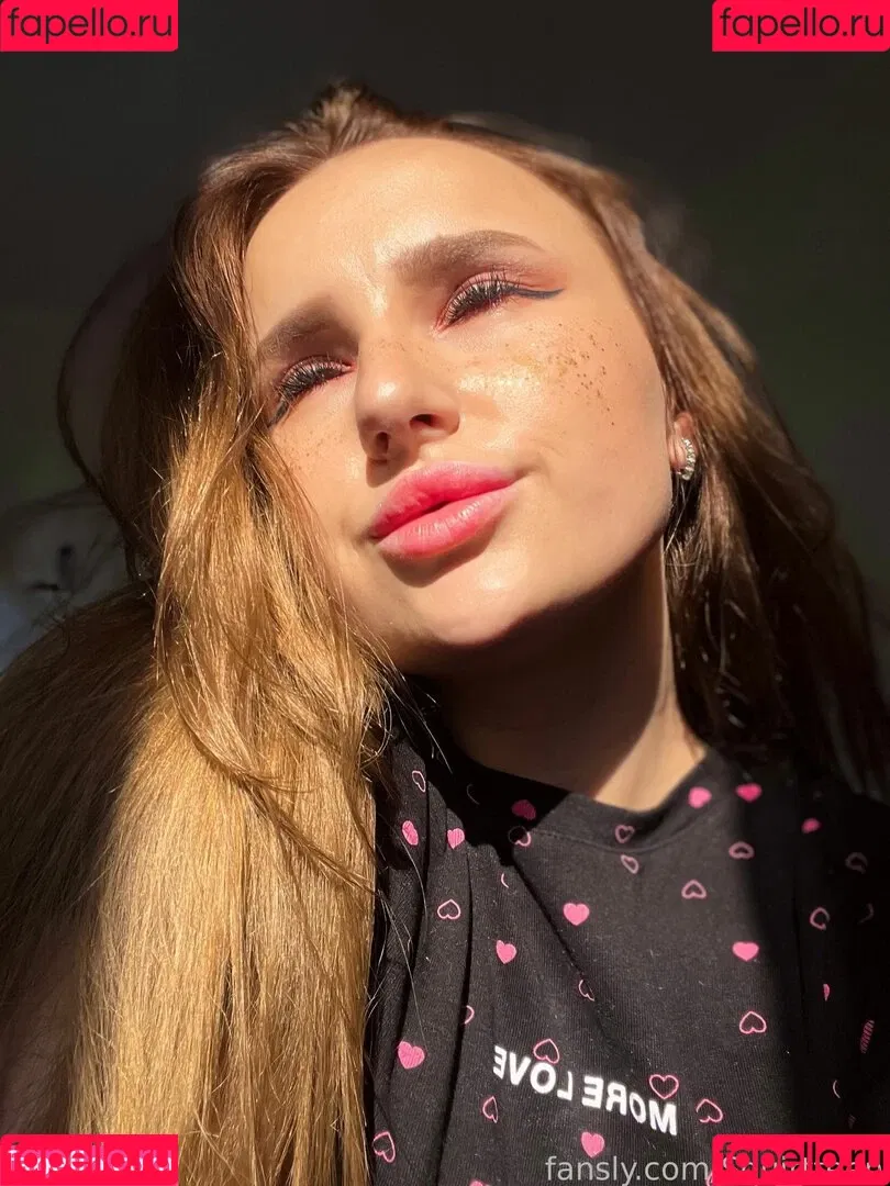 Squirtteen Onlyfans Photo Gallery 