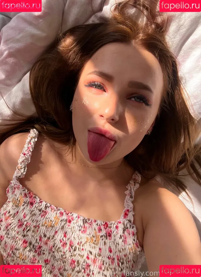 Squirtteen Onlyfans Photo Gallery 