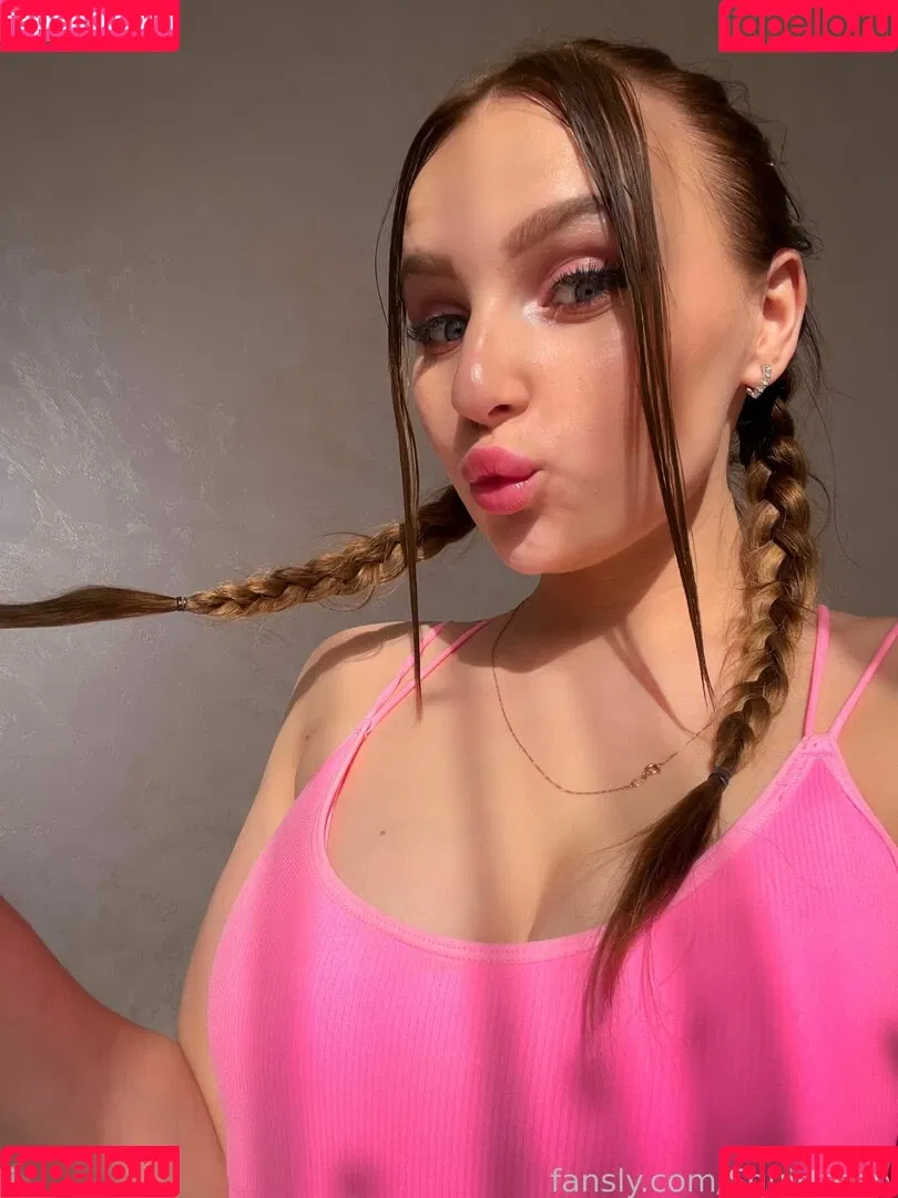 Squirtteen Onlyfans Photo Gallery 