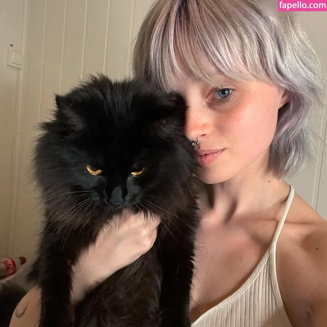 julianneiwj Onlyfans Photo Gallery 