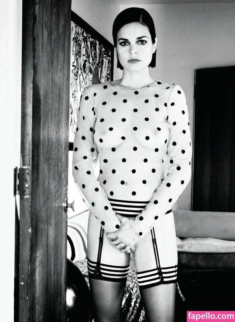 Lina Esco Onlyfans Photo Gallery 