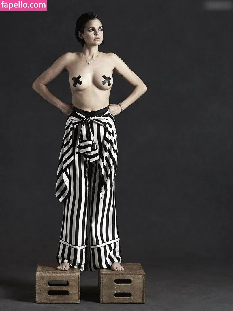 Lina Esco Onlyfans Photo Gallery 