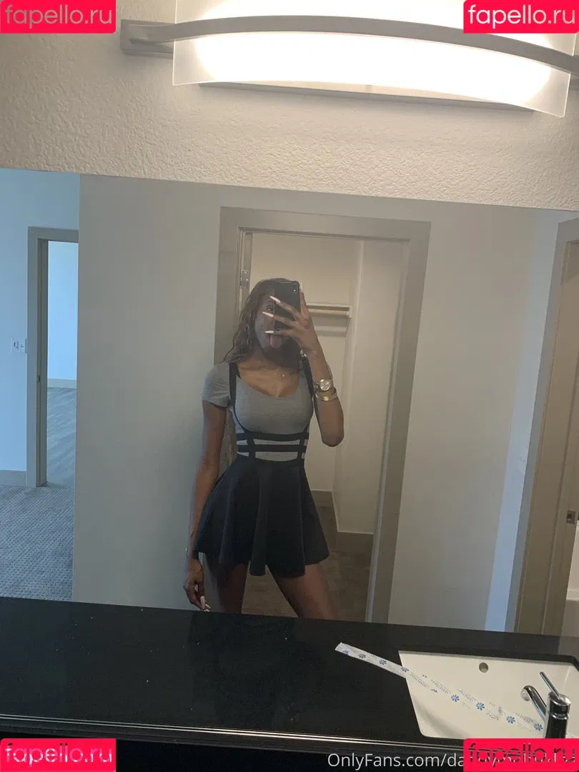 Mali B Onlyfans Photo Gallery 