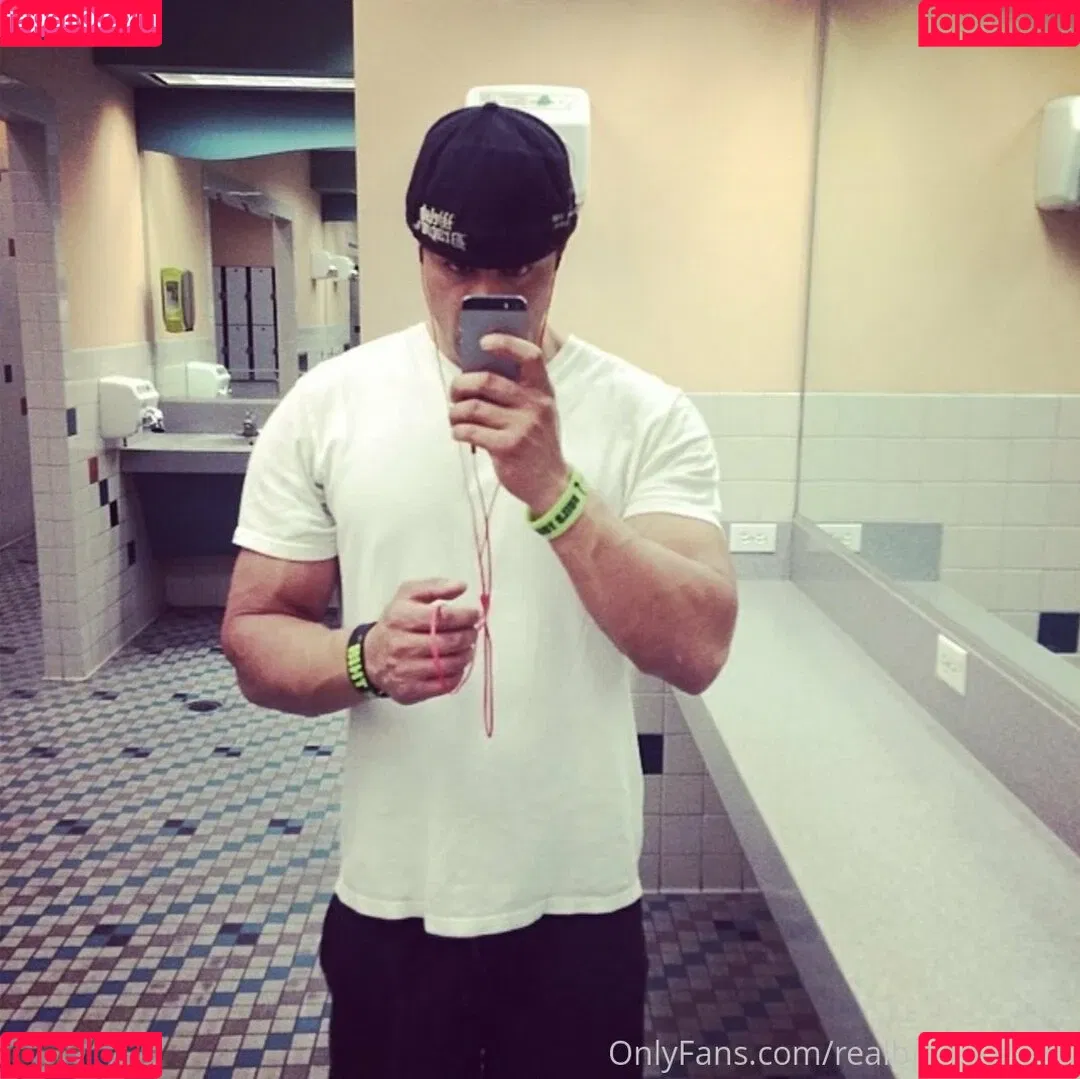 realbrandon818 Onlyfans Photo Gallery 