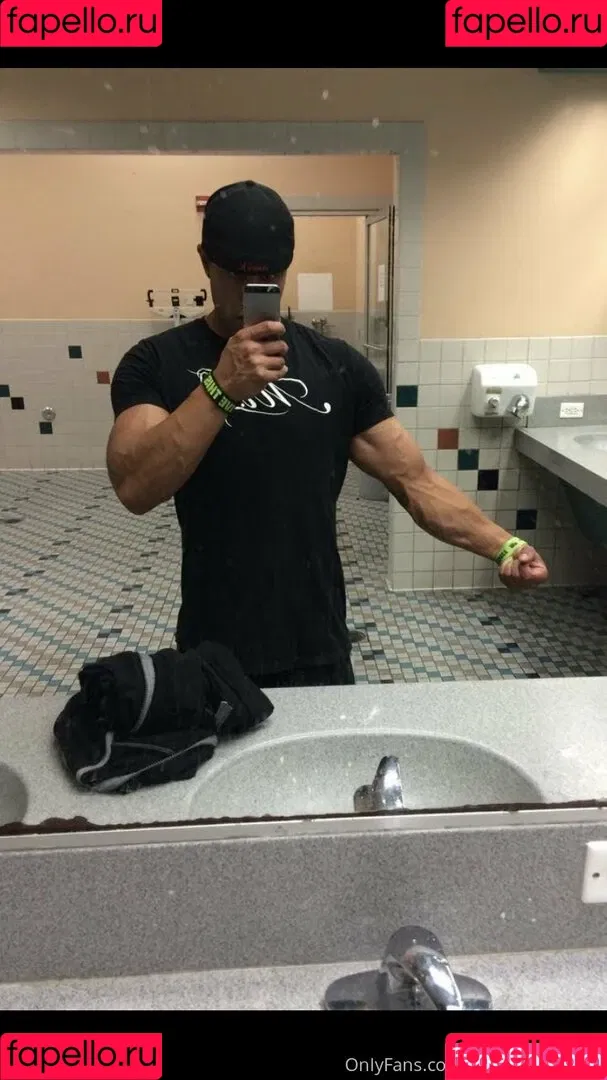 realbrandon818 Onlyfans Photo Gallery 