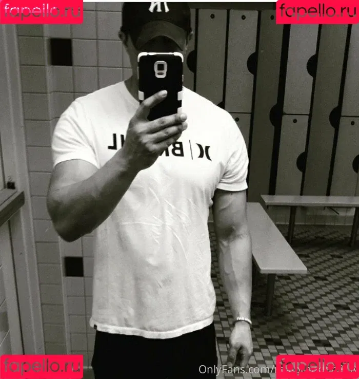 realbrandon818 Onlyfans Photo Gallery 
