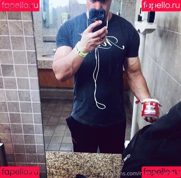 realbrandon818 Onlyfans Photo Gallery 