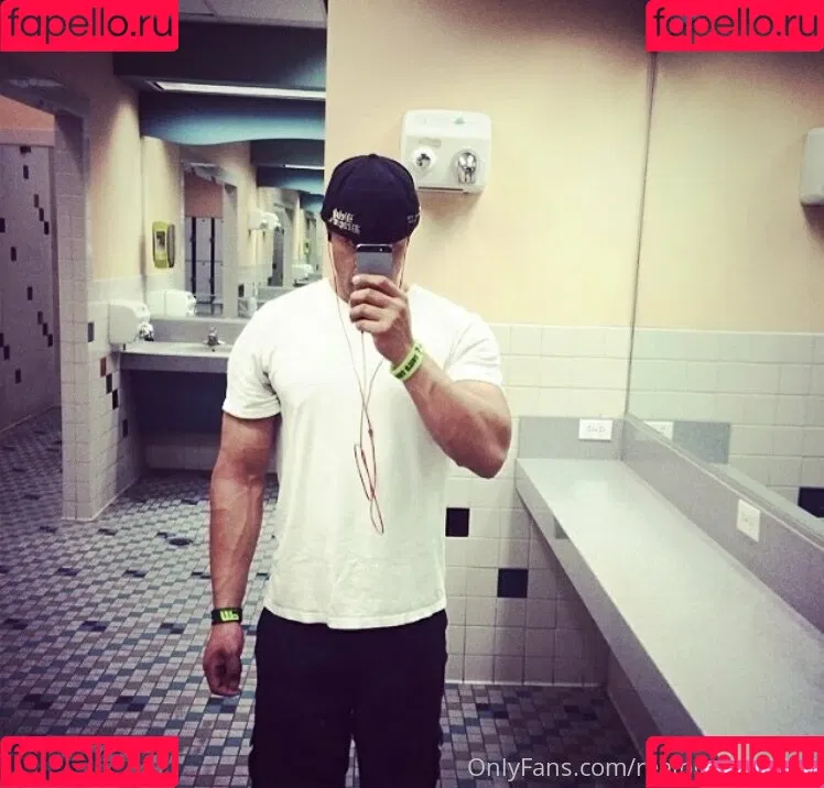 realbrandon818 Onlyfans Photo Gallery 
