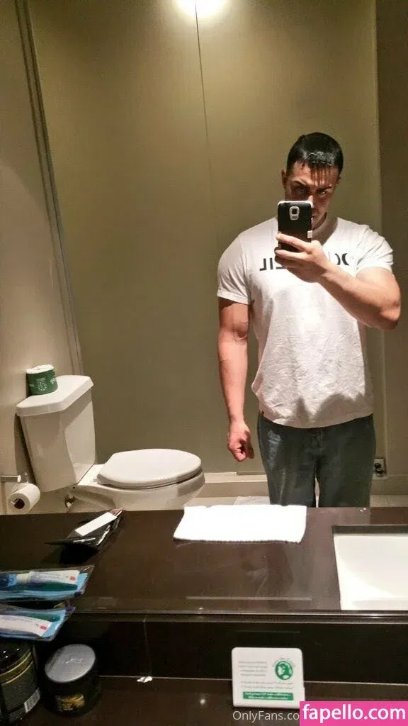 realbrandon818 Onlyfans Photo Gallery 