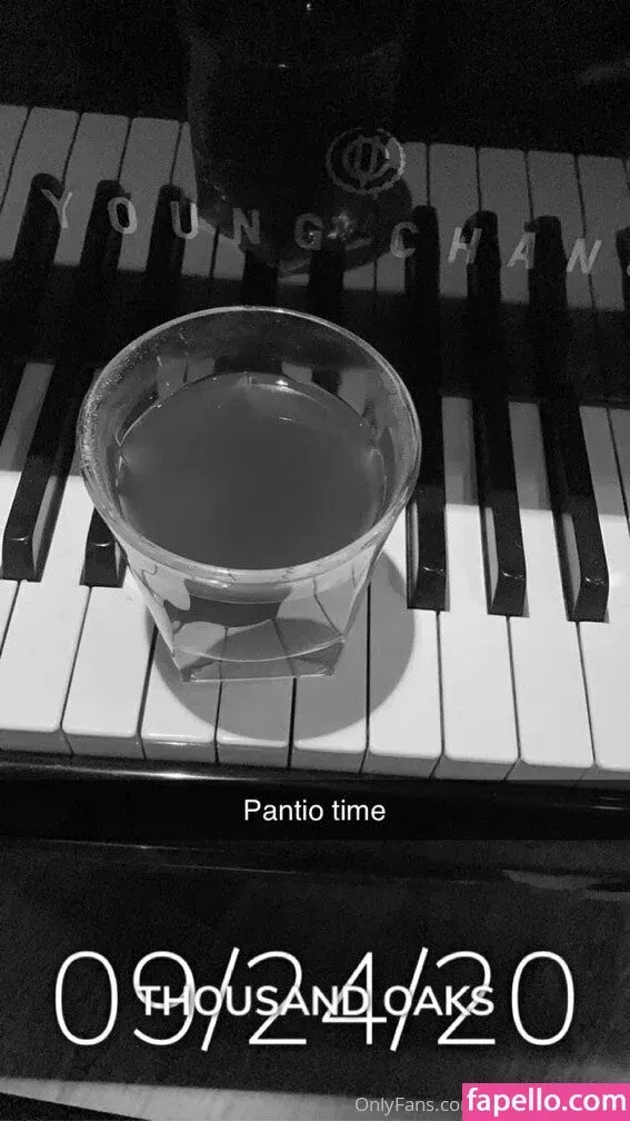 realbrandon818 Onlyfans Photo Gallery 