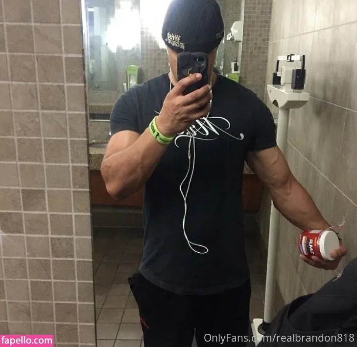 realbrandon818 Onlyfans Photo Gallery 