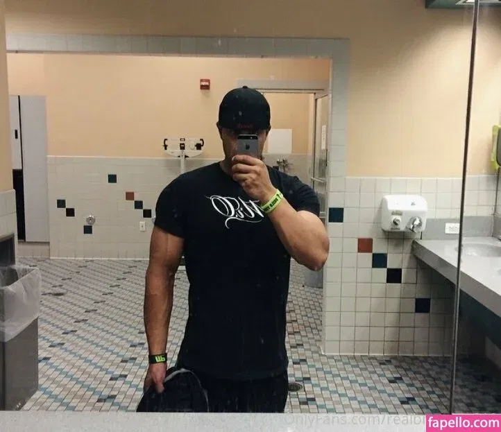 realbrandon818 Onlyfans Photo Gallery 