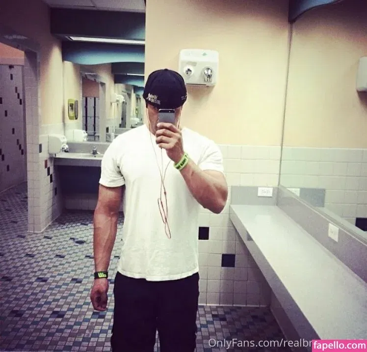 realbrandon818 Onlyfans Photo Gallery 