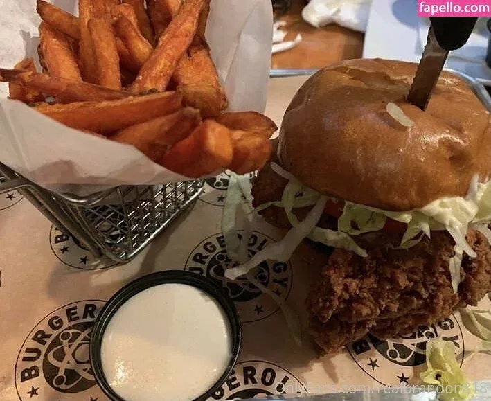 realbrandon818 Onlyfans Photo Gallery 