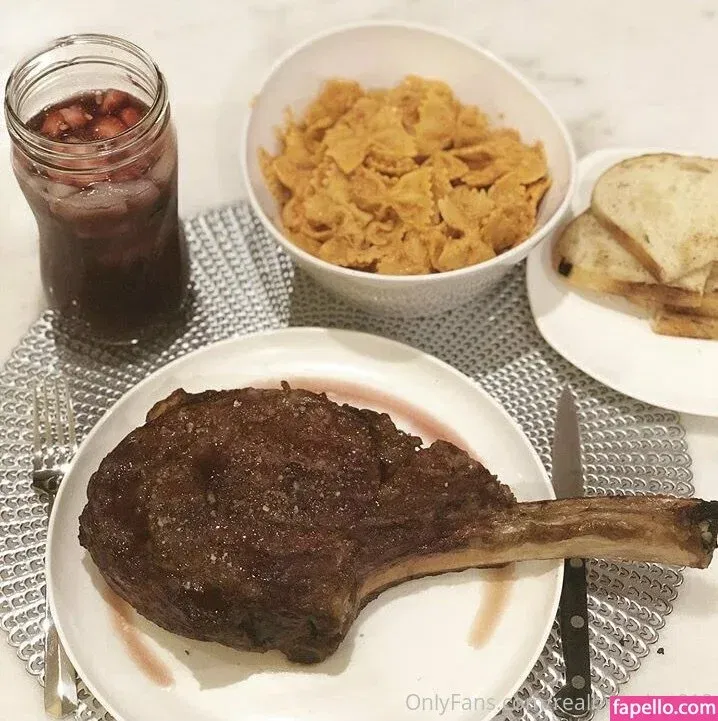 realbrandon818 Onlyfans Photo Gallery 