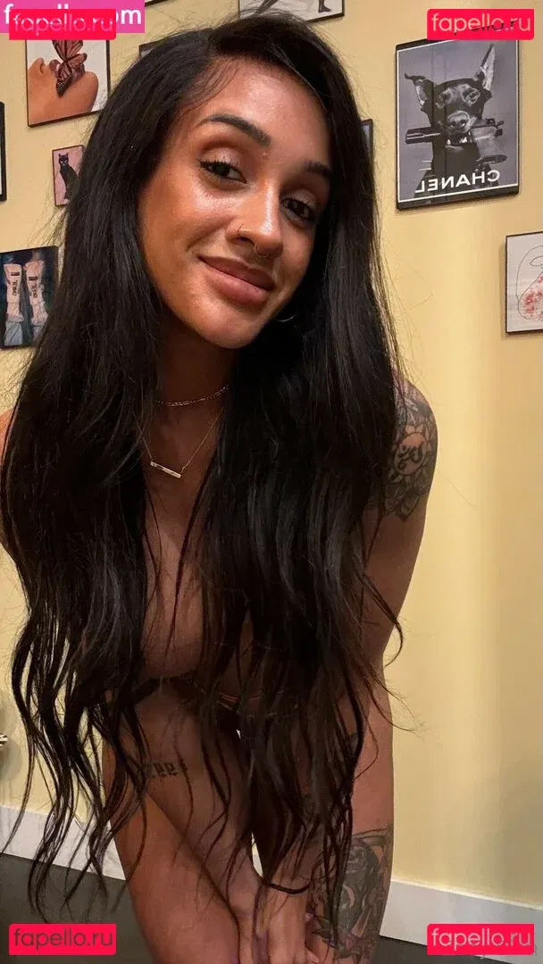 Zoey Sinn Onlyfans Photo Gallery 