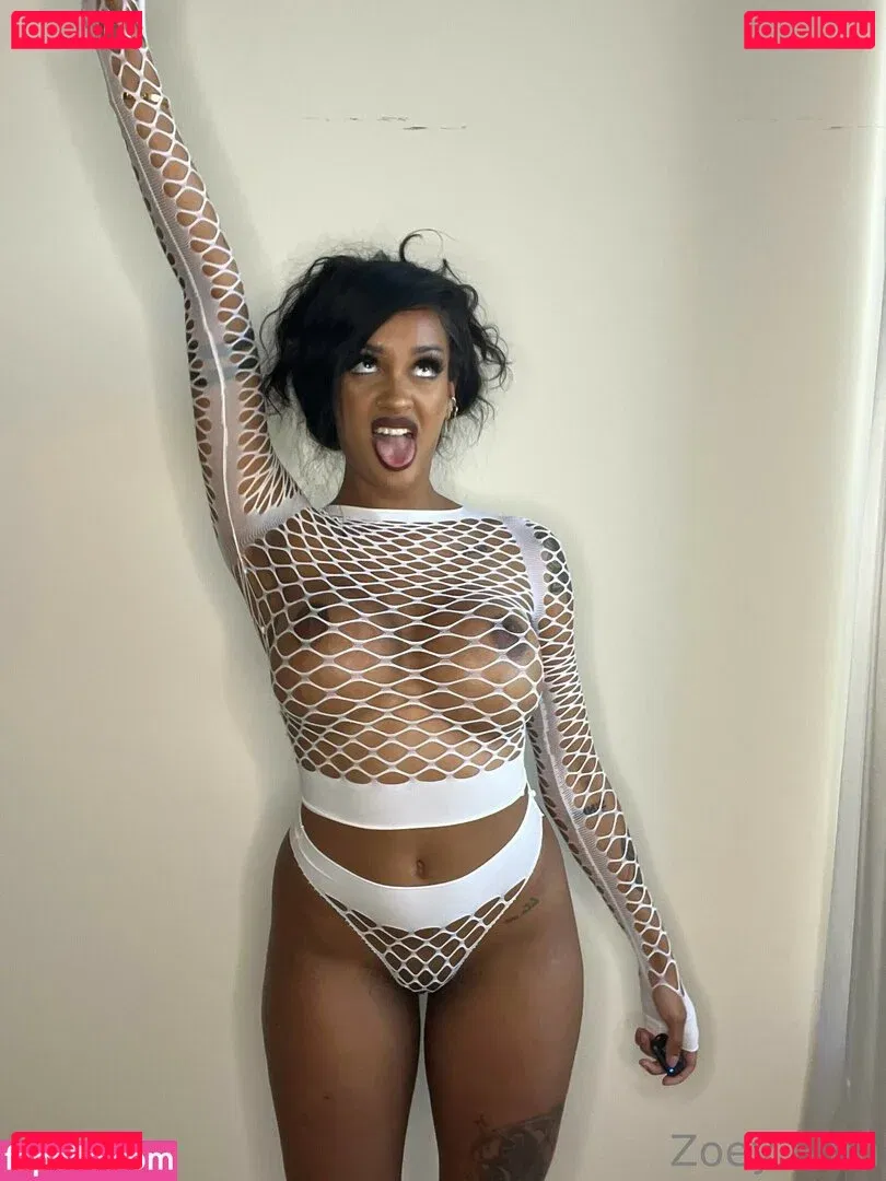 Zoey Sinn Onlyfans Photo Gallery 