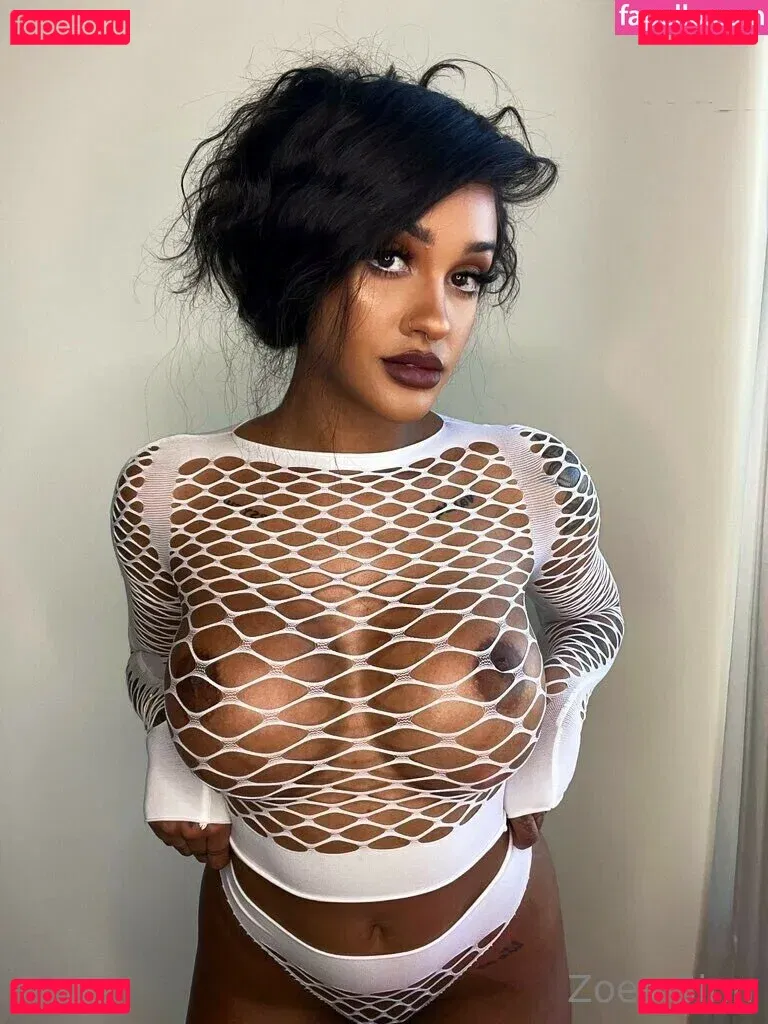 Zoey Sinn Onlyfans Photo Gallery 