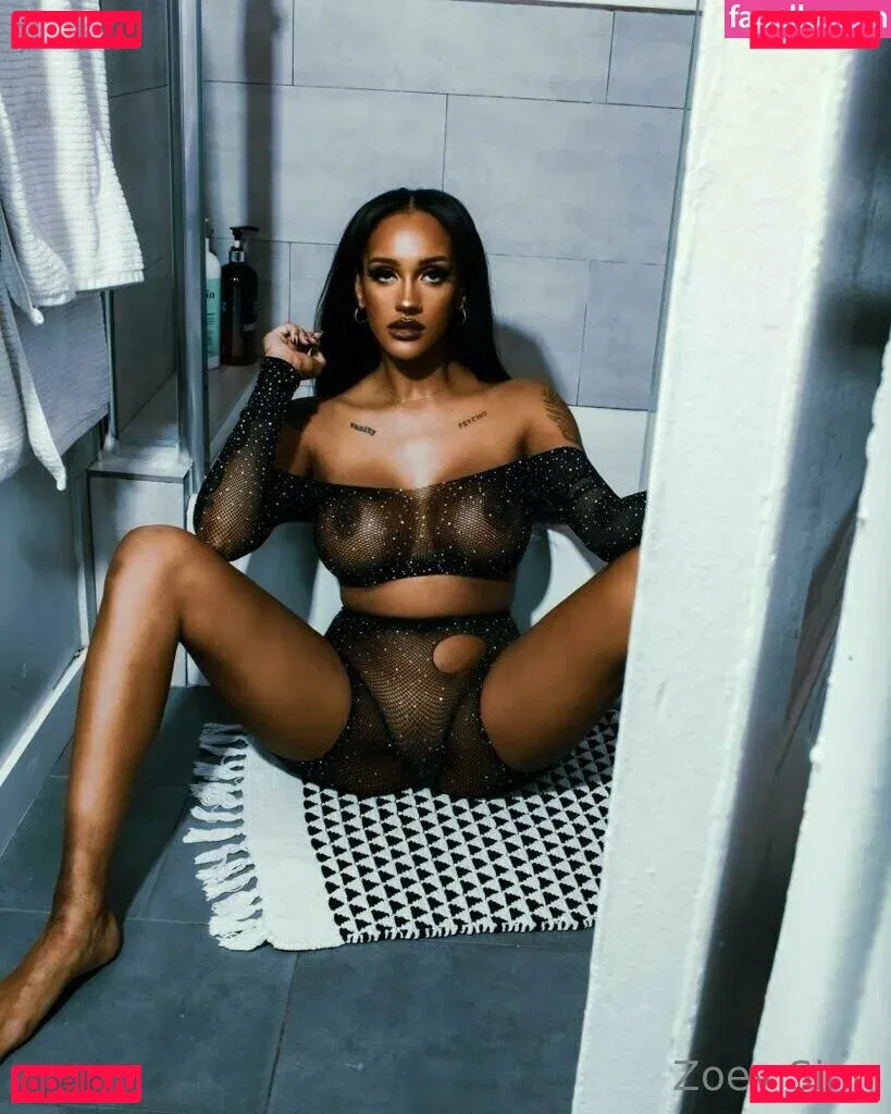 Zoey Sinn Onlyfans Photo Gallery 