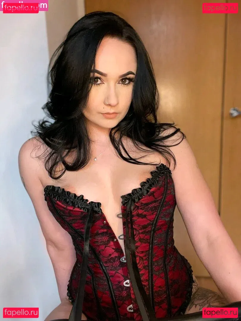 Cockneygoth Onlyfans Photo Gallery 