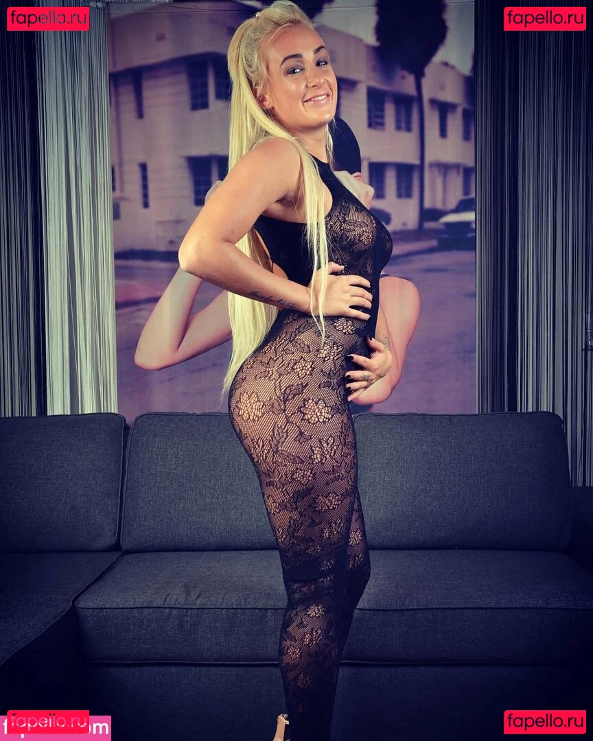 Daisy Lee Onlyfans Photo Gallery 