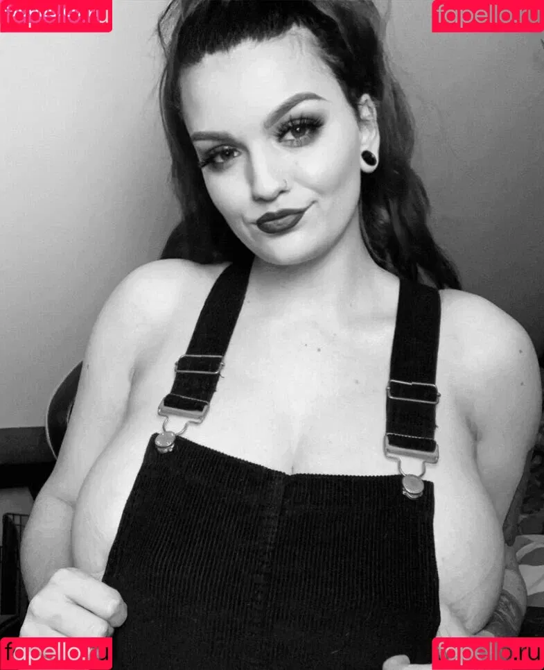 Zoe O'Neill Onlyfans Photo Gallery 