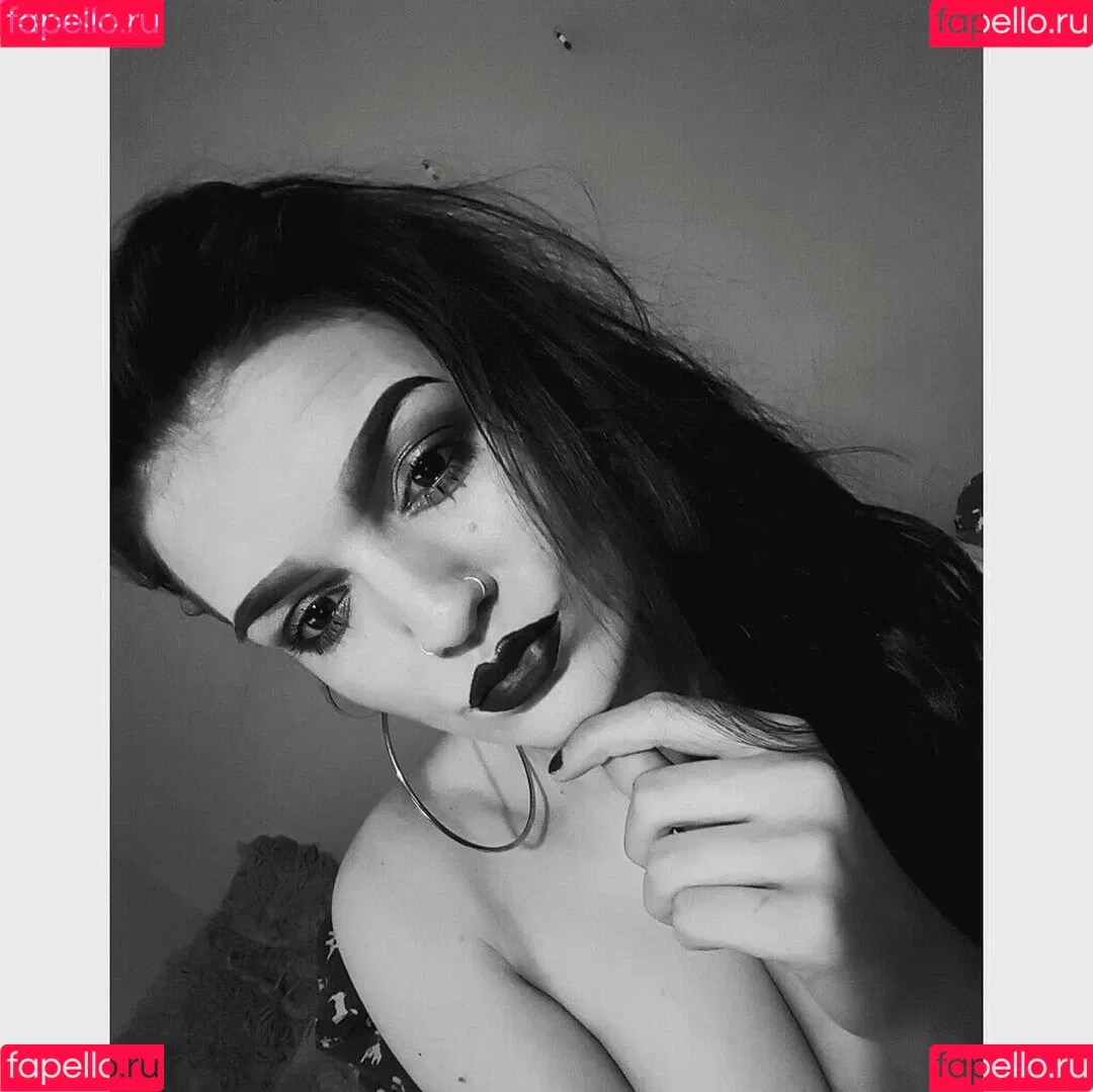 Zoe O'Neill Onlyfans Photo Gallery 