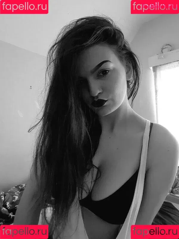 Zoe O'Neill Onlyfans Photo Gallery 