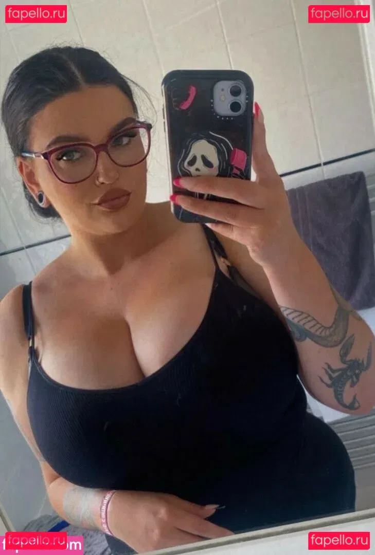 Zoe O'Neill Onlyfans Photo Gallery 