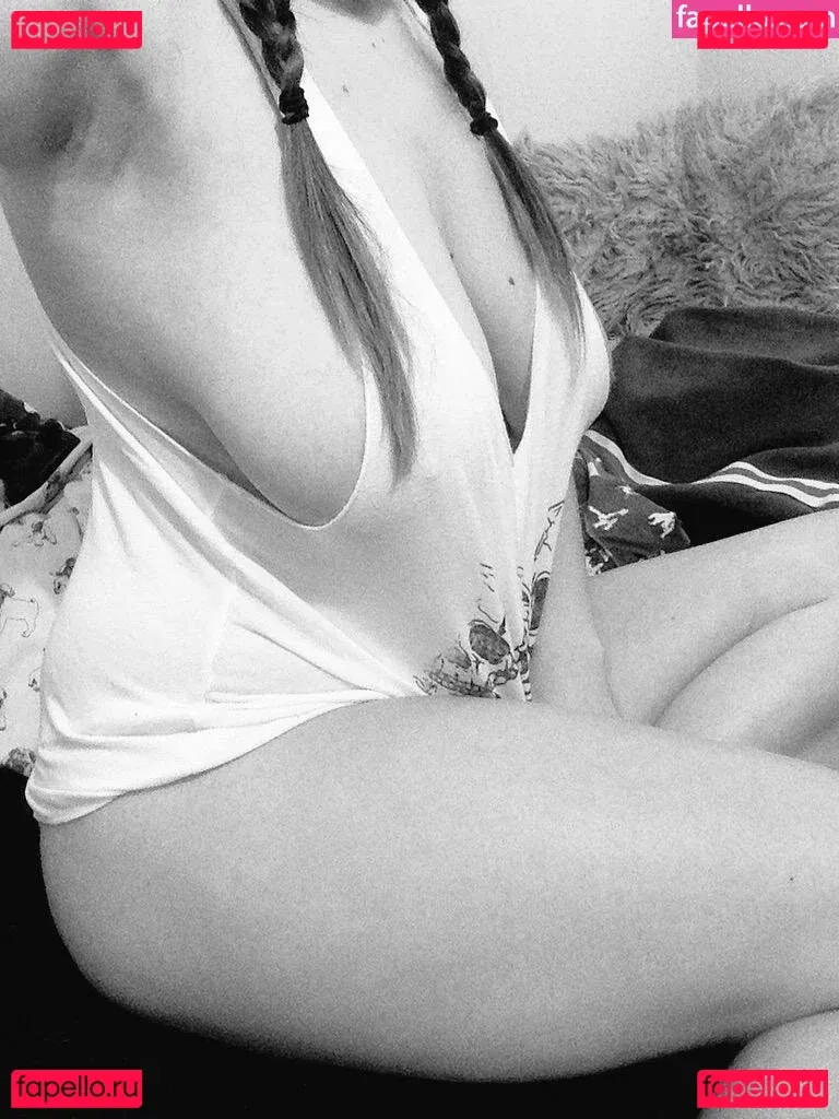 Zoe O'Neill Onlyfans Photo Gallery 