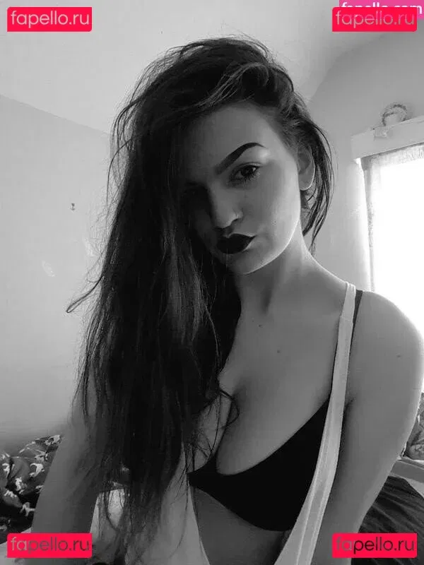 Zoe O'Neill Onlyfans Photo Gallery 