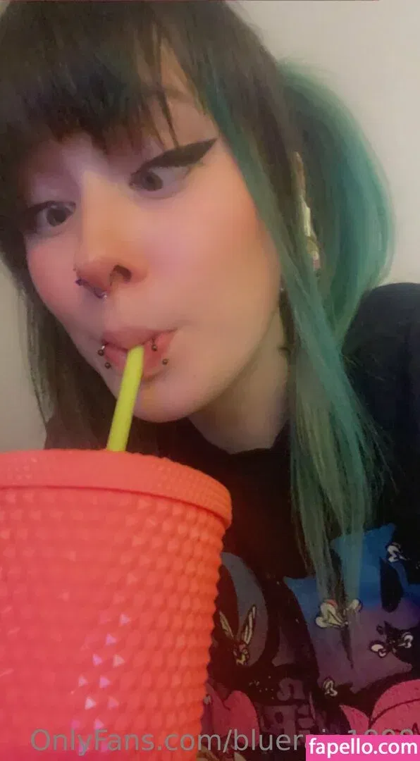 bluerain1998 Onlyfans Photo Gallery 