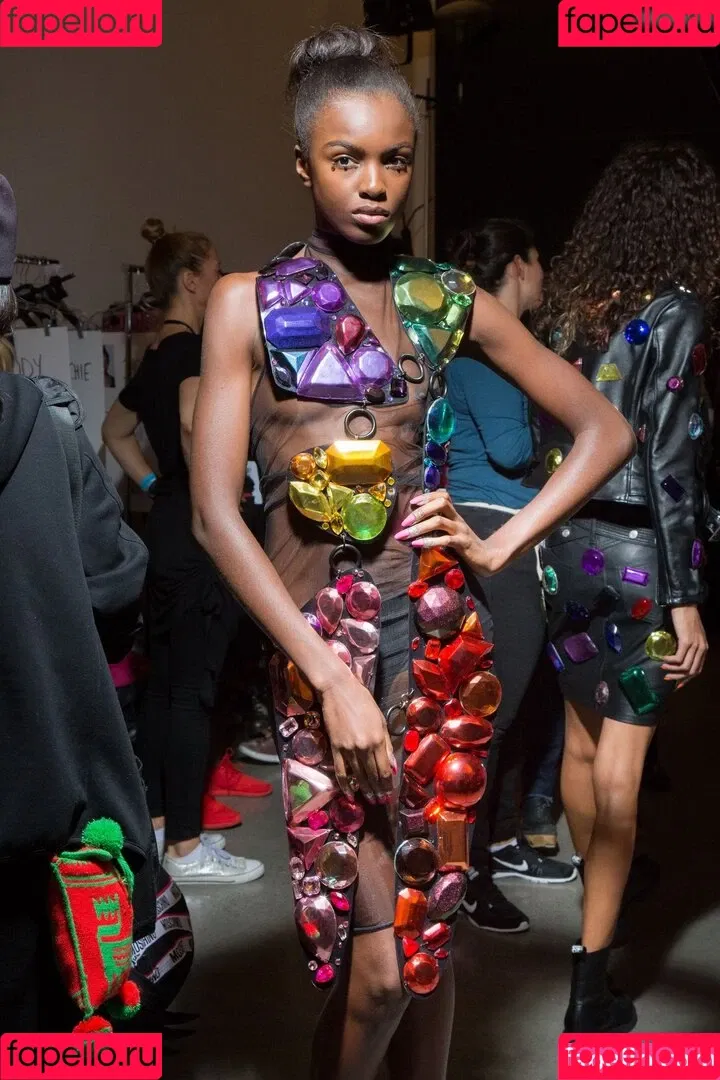 Leomie Anderson Onlyfans Photo Gallery 