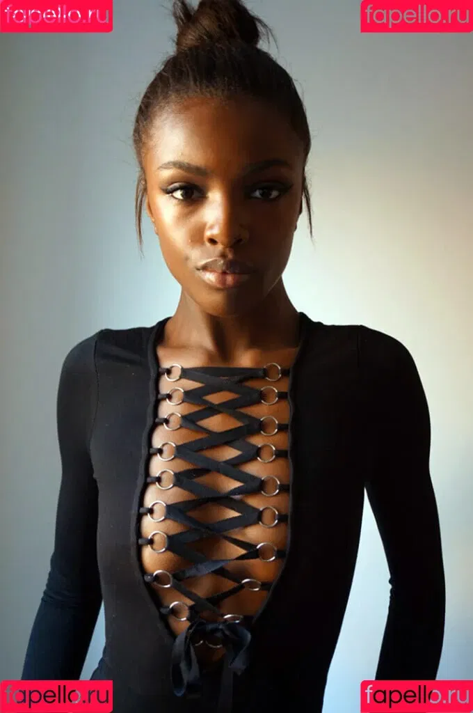 Leomie Anderson Onlyfans Photo Gallery 