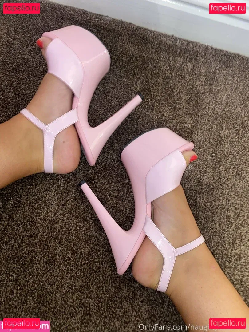 naughtybitchhh8 Onlyfans Photo Gallery 