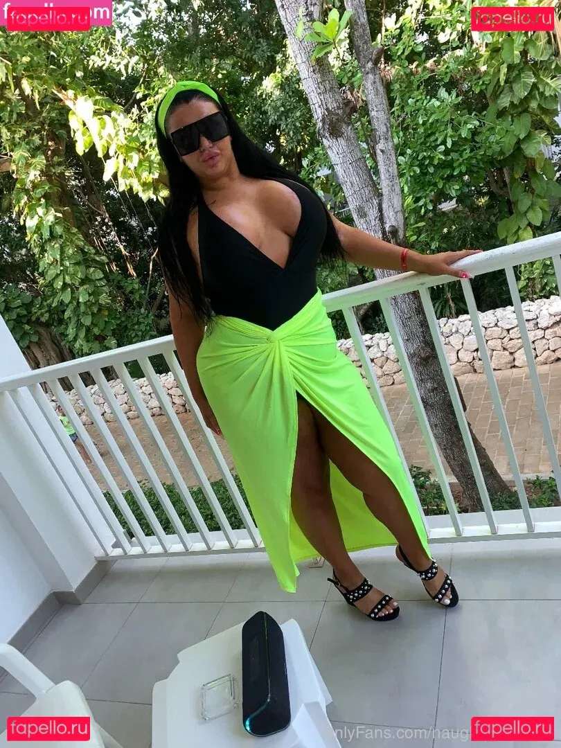 naughtybitchhh8 Onlyfans Photo Gallery 