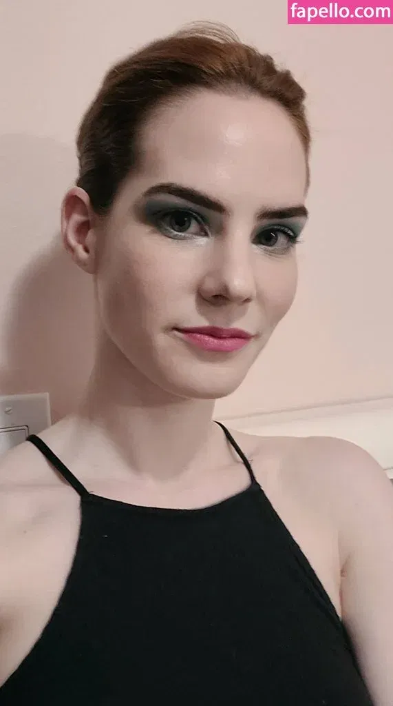 Fuschia Onlyfans Photo Gallery 