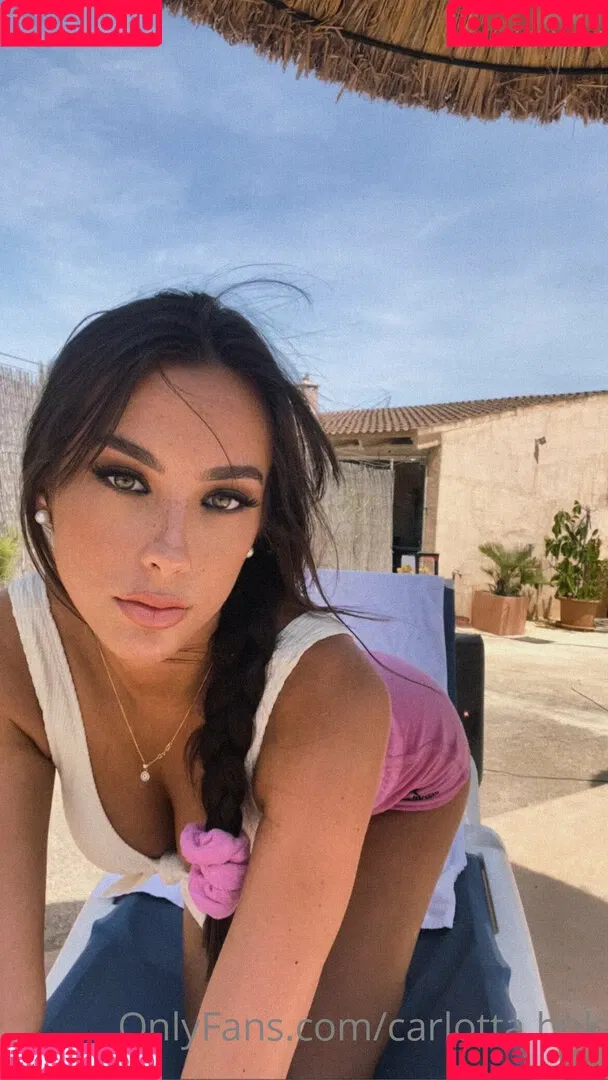 carlotta.bnk Onlyfans Photo Gallery 