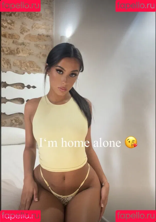 carlotta.bnk Onlyfans Photo Gallery 