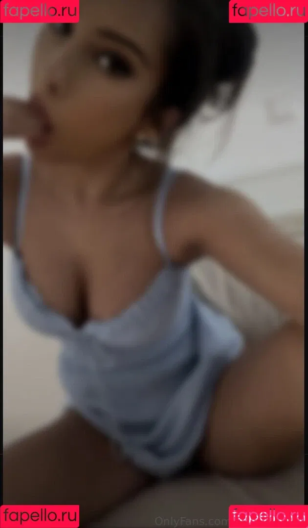 carlotta.bnk Onlyfans Photo Gallery 