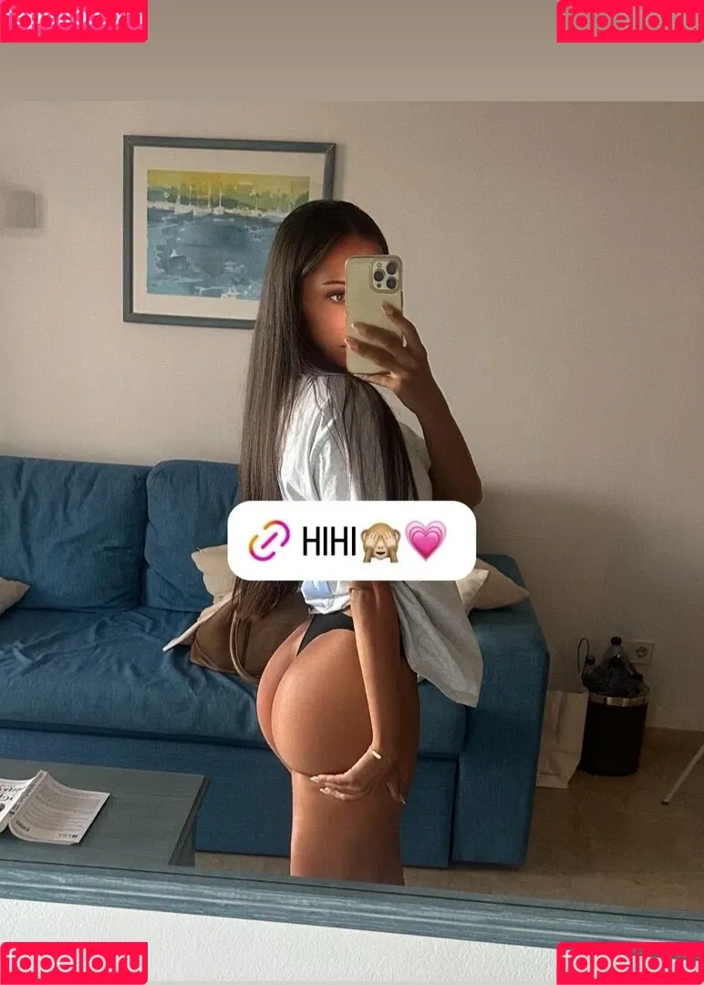 carlotta.bnk Onlyfans Photo Gallery 