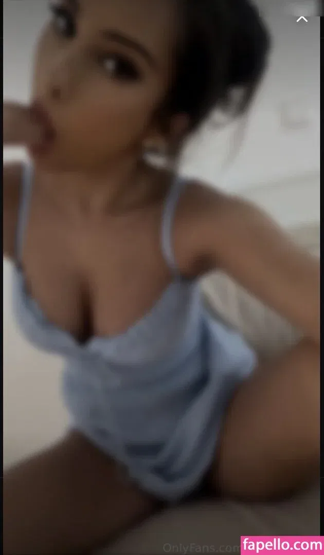 carlotta.bnk Onlyfans Photo Gallery 