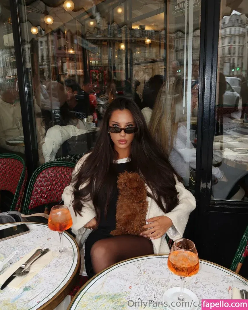 carlotta.bnk Onlyfans Photo Gallery 